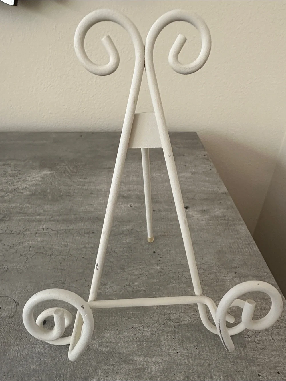White Scroll Metal Book Picture Display Easel Stand  Home Decor
